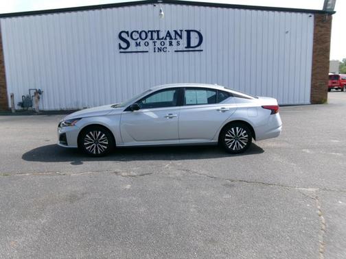 Brilliant Silver Metallic 2025 Nissan Altima 2.5 SV