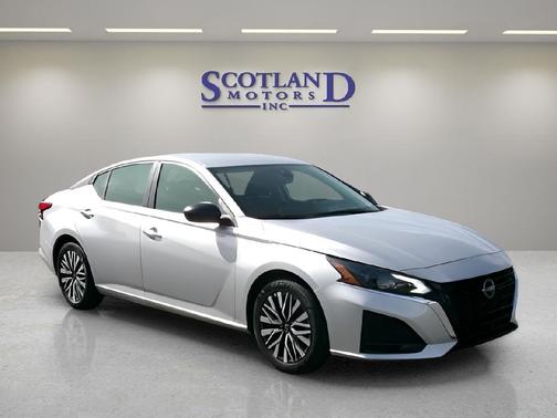 Brilliant Silver Metallic 2025 Nissan Altima 2.5 SV