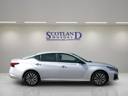 Brilliant Silver Metallic 2025 Nissan Altima 2.5 SV