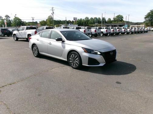 Brilliant Silver Metallic 2025 Nissan Altima 2.5 SV