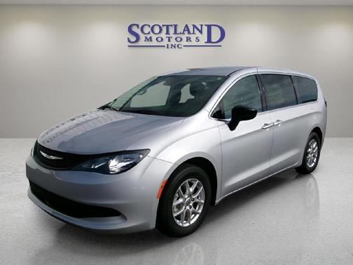 2024 Chrysler Voyager LX