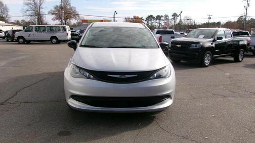 2024 Chrysler Voyager LX