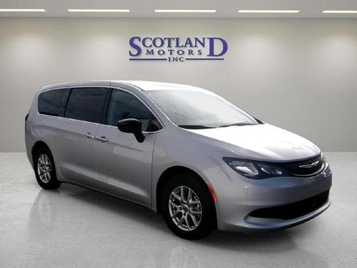 2024 Chrysler Voyager LX