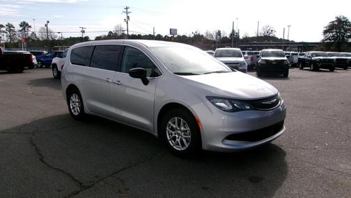 2024 Chrysler Voyager LX