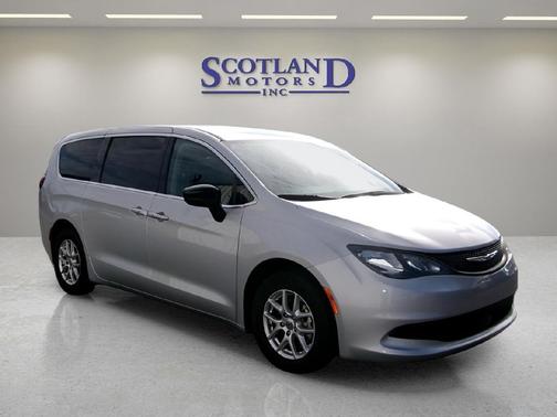 2024 Chrysler Voyager LX