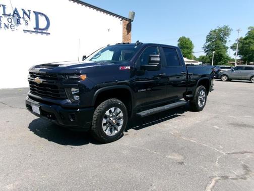 Dark Ash Metallic 2024 Chevrolet Silverado 2500 Custom