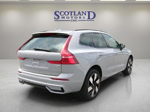 2025 Volvo XC60 Plug-In Hybrid T8 Plus