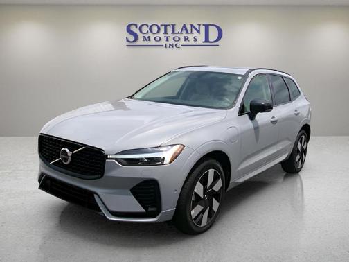 2025 Volvo XC60 Plug-In Hybrid T8 Plus