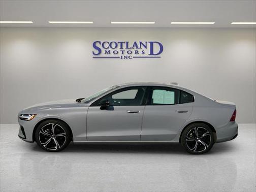 2024 Volvo S60 B5 Plus Dark Theme