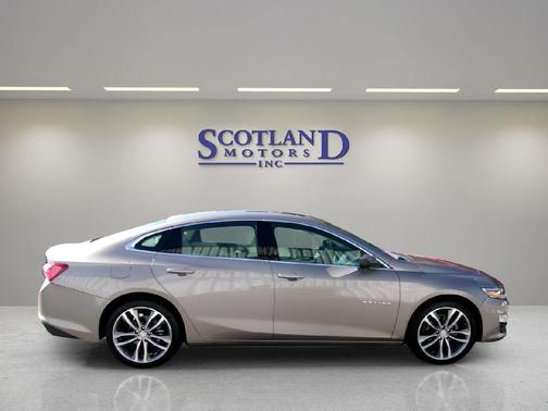 2022 Chevrolet Malibu FWD LT