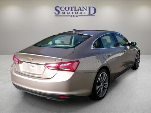 2022 Chevrolet Malibu FWD LT