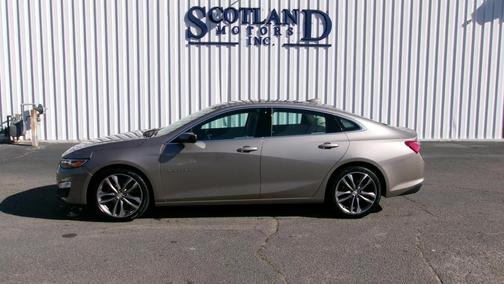 2022 Chevrolet Malibu FWD LT