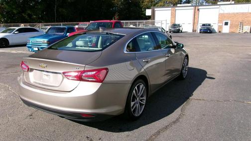2022 Chevrolet Malibu FWD LT