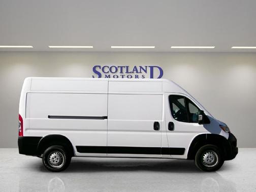 Bright White Clearcoat 2025 RAM ProMaster 2500 Tradesman