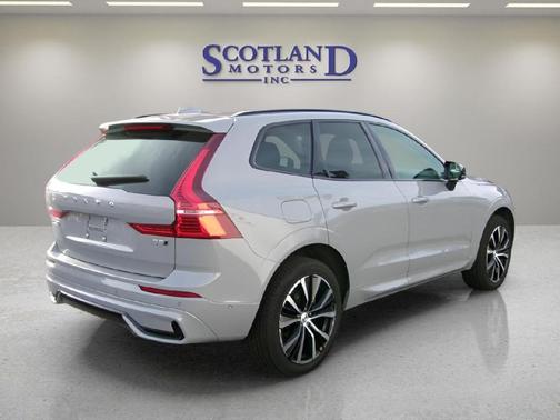 2025 Volvo XC60 B5 Plus