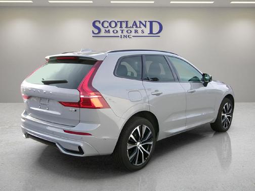 2025 Volvo XC60 B5 Plus