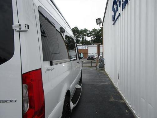 2022 Mercedes-Benz Sprinter 2500 Standard Roof