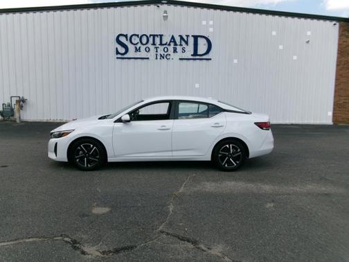 WHITE 2025 Nissan Sentra SV