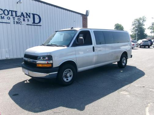 Silver Ice Metallic 2018 Chevrolet Express 3500 LT