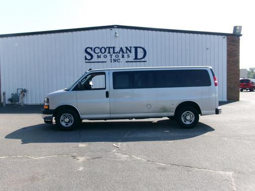 Silver Ice Metallic 2018 Chevrolet Express 3500 LT