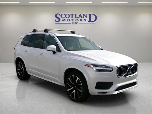 2022 Volvo XC90 T6 Momentum