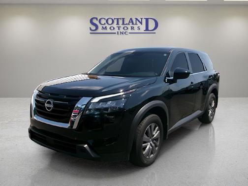 2025 Nissan Pathfinder S FWD