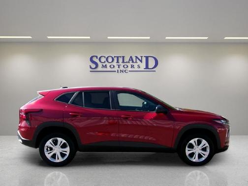 2025 Chevrolet Trax LS