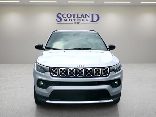 Silver Zynith Metallic Clearcoat 2025 Jeep Compass Limited