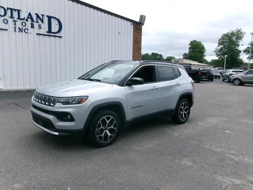 Silver Zynith Metallic Clearcoat 2025 Jeep Compass Limited