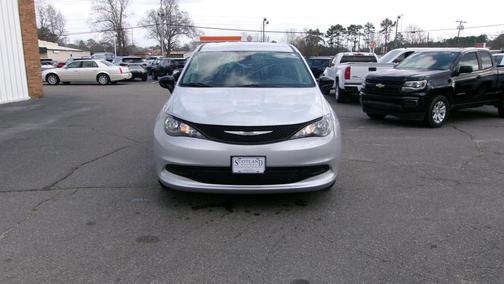 2024 Chrysler Voyager LX