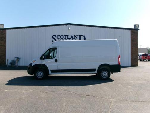Bright White Clearcoat 2025 RAM ProMaster 2500 Tradesman