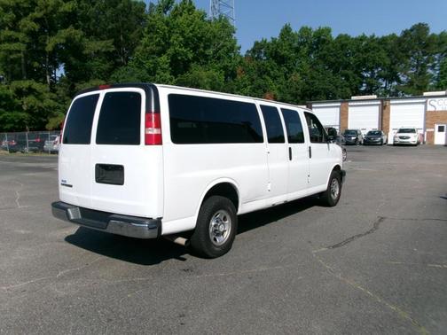 Summit White 2018 Chevrolet Express 3500 LT