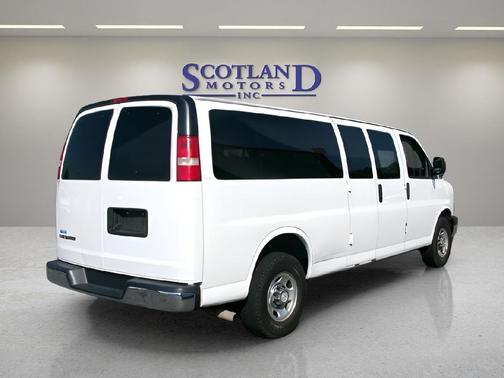 Summit White 2018 Chevrolet Express 3500 LT
