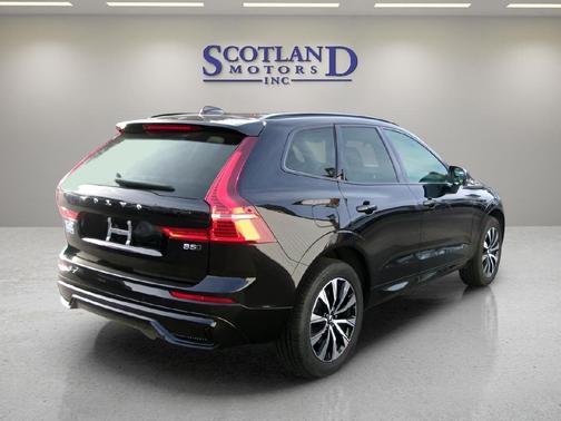 2025 Volvo XC60 B5 Core
