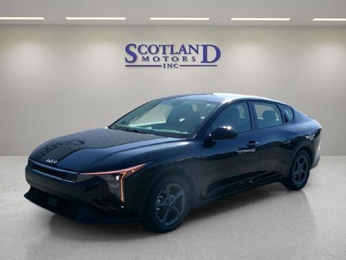 Aurora Black Pearl 2025 Kia K4 LXS