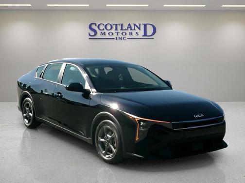 Aurora Black Pearl 2025 Kia K4 LXS