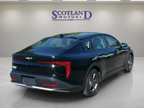 Aurora Black Pearl 2025 Kia K4 LXS