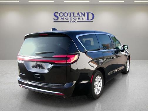 BLACK 2024 Chrysler Pacifica Touring L