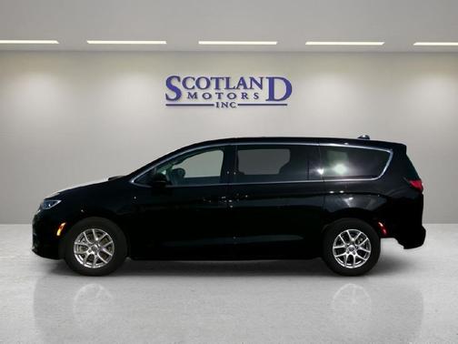 BLACK 2024 Chrysler Pacifica Touring L