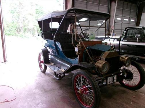 1910 Ford Model T