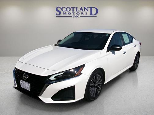 Pearl White Tricoat 2024 Nissan Altima 2.5 SV