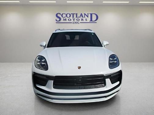 WHITE 2023 Porsche Macan Macan