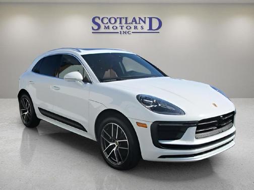 WHITE 2023 Porsche Macan Macan