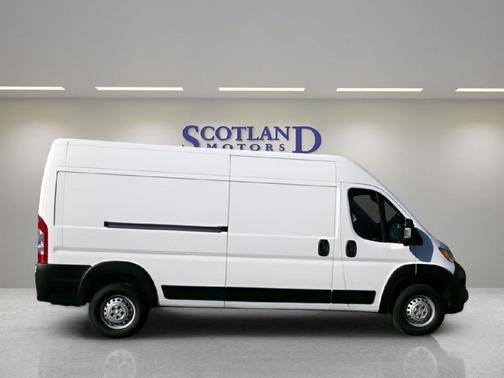 Bright White Clearcoat 2025 RAM ProMaster 2500 Tradesman