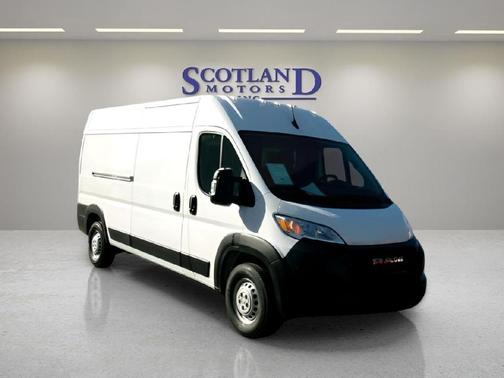 Bright White Clearcoat 2025 RAM ProMaster 2500 Tradesman