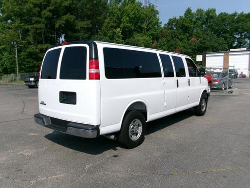 WHITE 2025 Chevrolet Express 3500 LT 3500 Extended