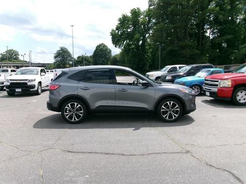 Carbonized Gray Metallic 2022 Ford Escape SE