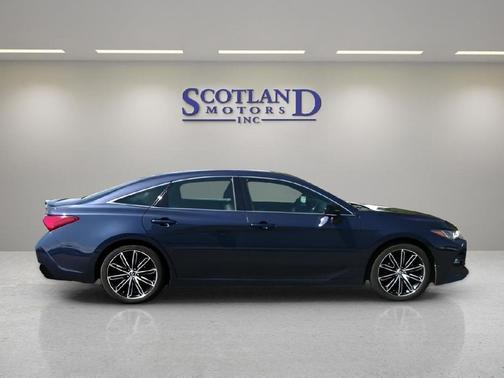 Parisian Night Pearl 2020 Toyota Avalon Touring