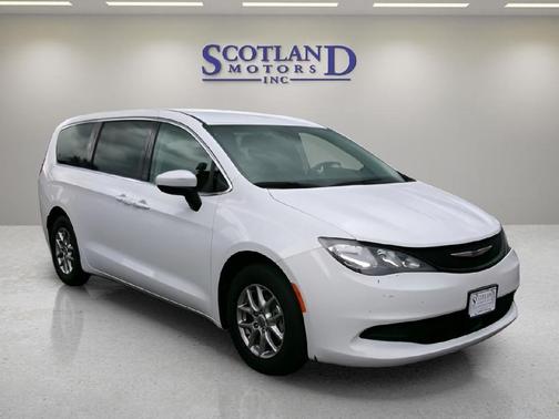 Bright White Clearcoat 2023 Chrysler Voyager LX