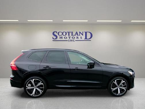 2025 Volvo XC60 B5 Ultra